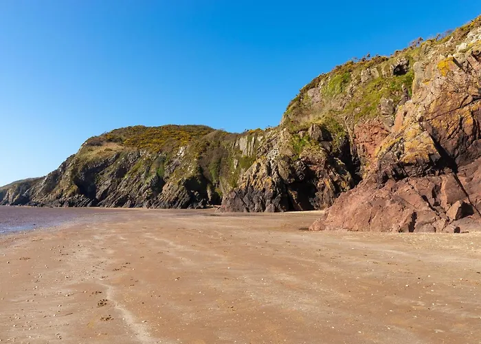 Thistle Lodges At Sandyhills Bay